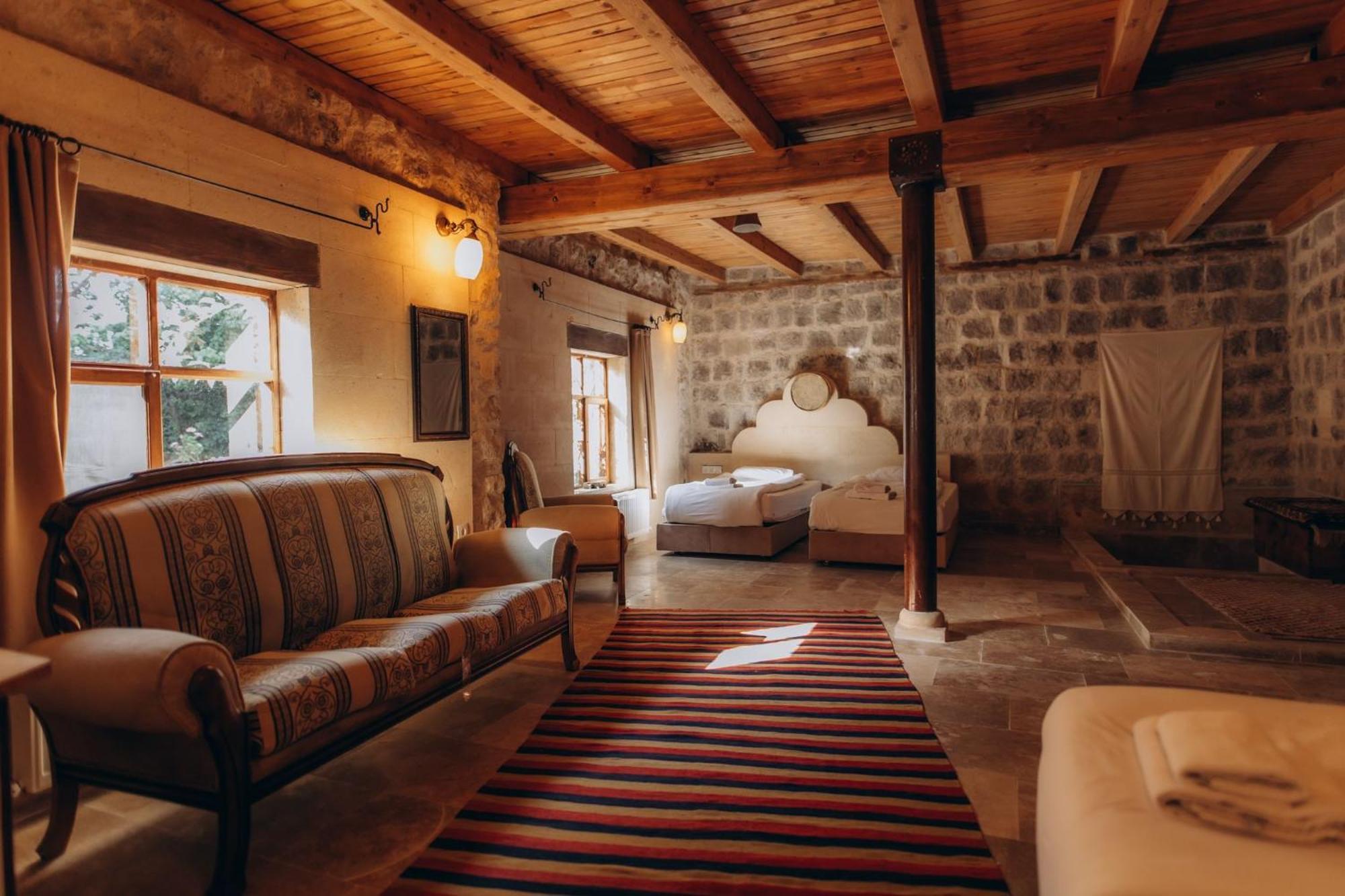 Anatolia Raymonde Cave House Hotel Uchisar Exterior photo