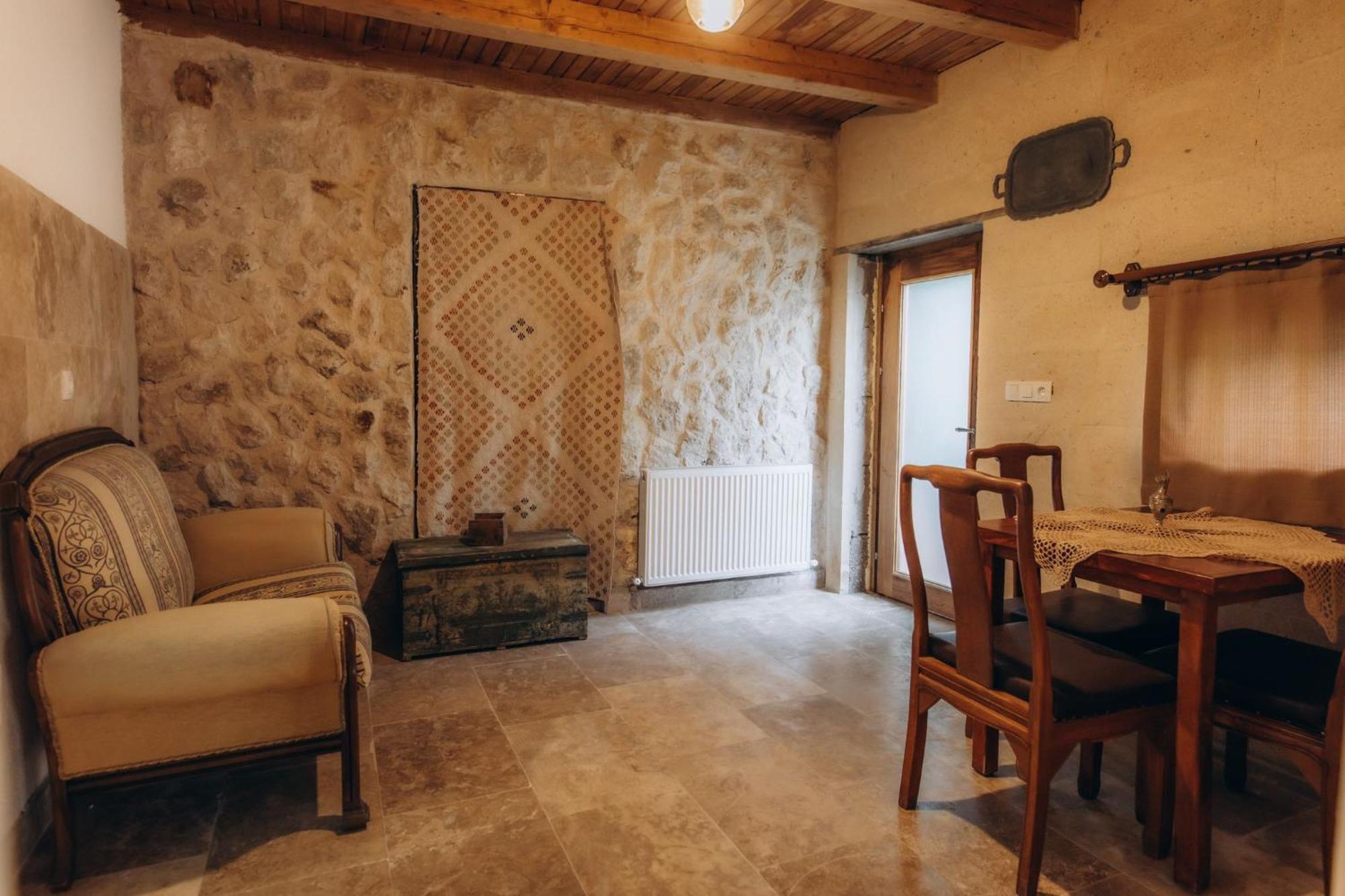 Anatolia Raymonde Cave House Hotel Uchisar Exterior photo